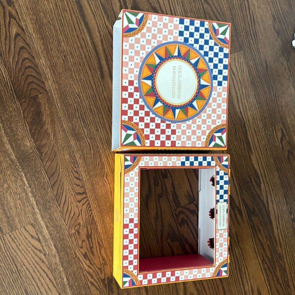 empty authentic dolce &gabanna box of wine